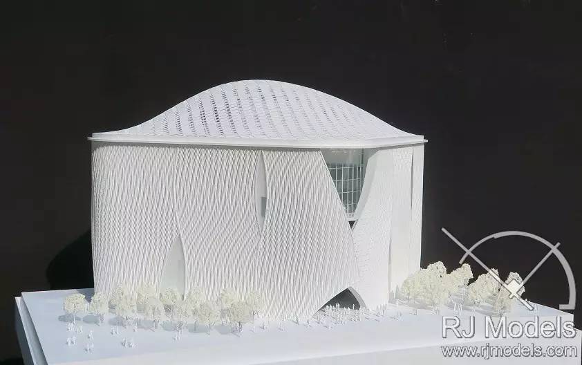 ▲戲曲中心概念模型的白色外立觀的整體照。